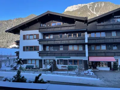 Ein allgemeiner Bergblick oder ein Berglick von der Ferienwohnung aus