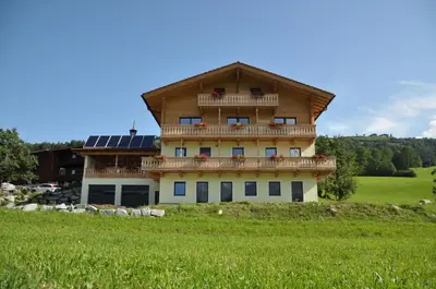 Das Gebäude in dem sich die Ferienwohnung befindet