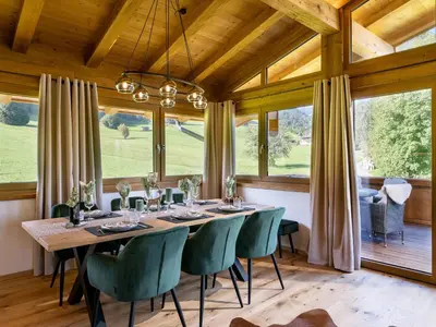 Ein Sitzbereich in der Unterkunft Das Kaiserwohl Chalet