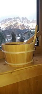 Ein allgemeiner Bergblick oder ein Berglick von des Ferienhauses aus