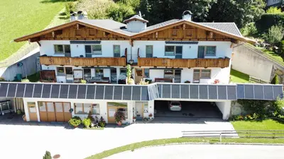 Das Gebäude in dem sich die Ferienwohnung befindet