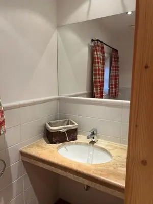 Ein Badezimmer in der Unterkunft Berghaus