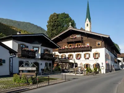 Ein allgemeiner Bergblick oder ein Berglick von des Gasthauses aus