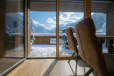 Ein allgemeiner Bergblick oder ein Berglick von der Ferienwohnung aus