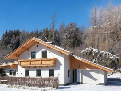 Das Gebäude in dem sich das Ferienhaus befindet