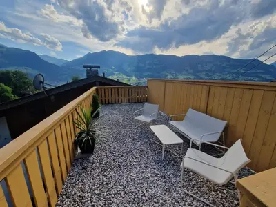 Ein allgemeiner Bergblick oder ein Berglick von der Ferienwohnung aus