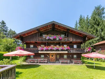 Ein Garten an der Unterkunft Alpin Hideaway XL