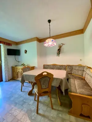 Ein Sitzbereich in der Unterkunft Appartements Hollaus