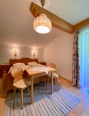 Ein Sitzbereich in der Unterkunft Appartements Hollaus
