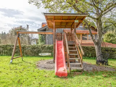 Ein Garten an der Unterkunft Chalet Pölven