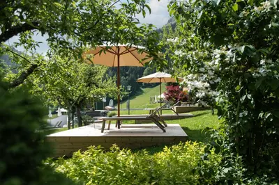 Ein Garten an der Unterkunft Landhaus Ager