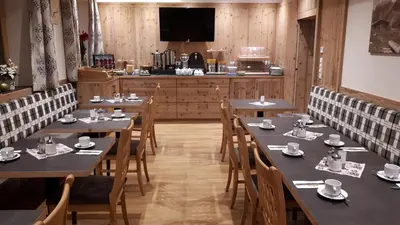 Ein Restaurant oder anderes Speiselokal in der Unterkunft Landhaus Tipotsch