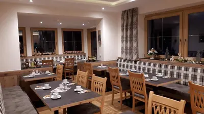 Ein Restaurant oder anderes Speiselokal in der Unterkunft Landhaus Tipotsch
