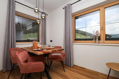 Ein allgemeiner Bergblick oder ein Berglick von der Ferienwohnung aus