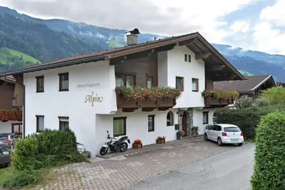 Ein allgemeiner Bergblick oder ein Berglick von der Ferienwohnung aus