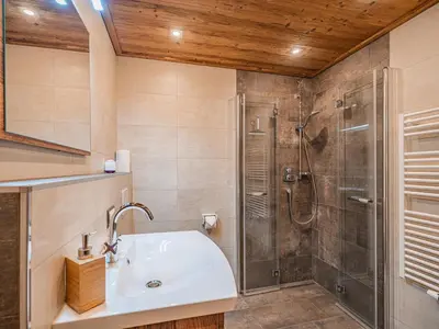 Ein Badezimmer in der Unterkunft Hilde XL