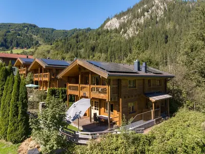 Ein allgemeiner Bergblick oder ein Berglick von des Chalets aus