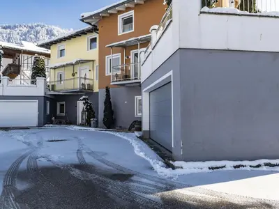 Das Gebäude in dem sich das Ferienhaus befindet