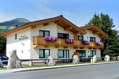 Ein allgemeiner Bergblick oder ein Berglick von der Ferienwohnung aus