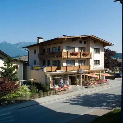 Ein allgemeiner Bergblick oder ein Berglick von der Pension aus