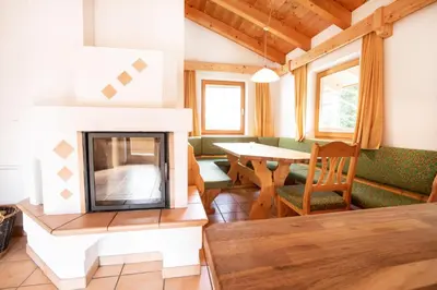 Ein Sitzbereich in der Unterkunft Chalet Hochkrimml 141