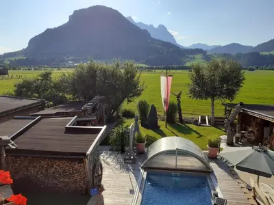 Ein allgemeiner Bergblick oder ein Berglick von der Ferienwohnung aus