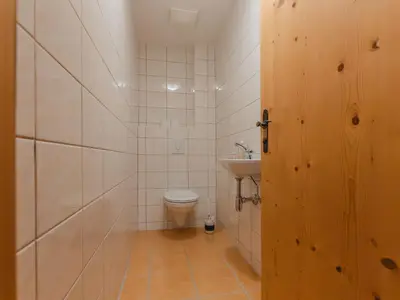 Ein Badezimmer in der Unterkunft Chalet Ferienhaus Taubenstein by Interhome