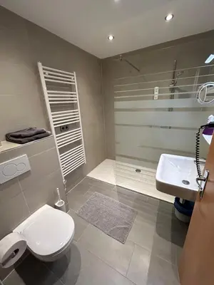 Ein Badezimmer in der Unterkunft Gasthof Wildschönauer Bahnhof