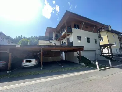 Das Gebäude in dem sich die Ferienwohnung befindet