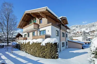 Ein allgemeiner Bergblick oder ein Berglick von der Ferienwohnung aus