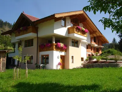 Das Gebäude in dem sich die Ferienwohnung befindet