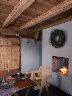 Ein Sitzbereich in der Unterkunft Green Chalet from Centuries ago
