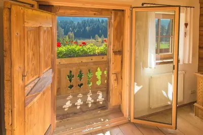 Ein Garten an der Unterkunft Wald am See