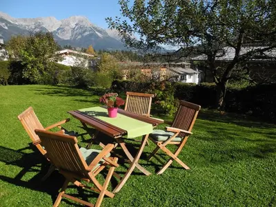 Ein allgemeiner Bergblick oder ein Berglick von der Ferienwohnung aus