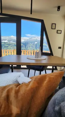 Ein allgemeiner Bergblick oder ein Berglick von der Ferienwohnung aus