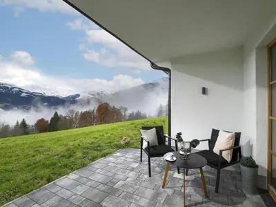 Ein allgemeiner Bergblick oder ein Berglick von der Ferienwohnung aus