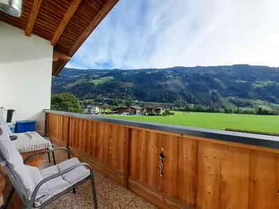 Ein allgemeiner Bergblick oder ein Berglick von der Ferienwohnung aus