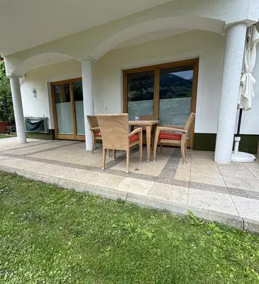 Ein Garten an der Unterkunft MB Apartment
