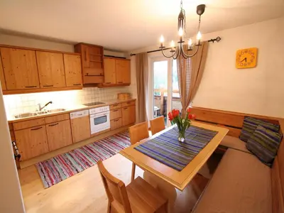 Küche/Küchenzeile in der Unterkunft Wonderful Apartment in Hopfgarten im Brixental with Parking