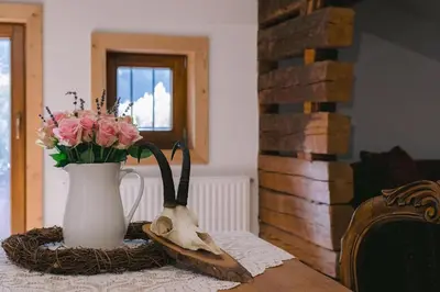 Ein Sitzbereich in der Unterkunft Nicos Daheim