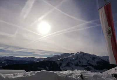 Ein allgemeiner Bergblick oder ein Berglick von der Ferienwohnung aus