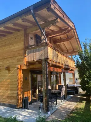 Das Gebäude in dem sich die Ferienwohnung befindet