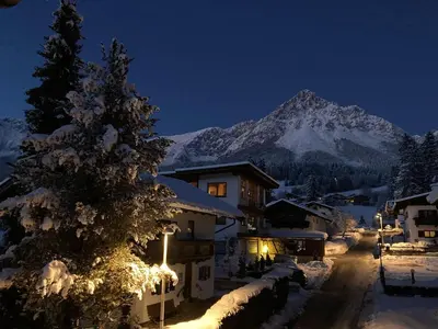 Ein allgemeiner Bergblick oder ein Berglick von der Ferienwohnung aus