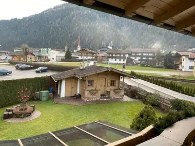 Ein allgemeiner Bergblick oder ein Berglick von der Ferienwohnung aus