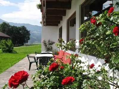 Ein allgemeiner Bergblick oder ein Berglick von der Pension aus