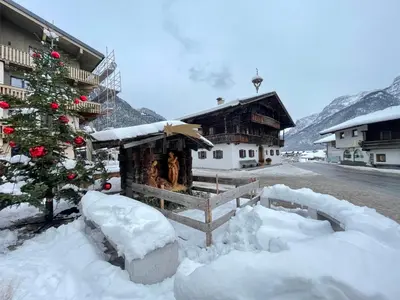 Ein allgemeiner Bergblick oder ein Berglick von der Ferienwohnung aus