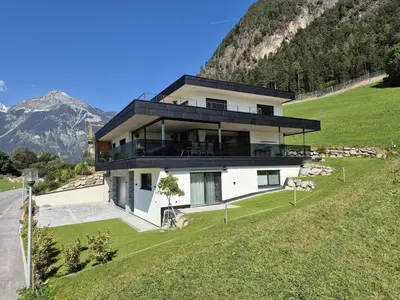 Ein allgemeiner Bergblick oder ein Berglick von der Ferienwohnung aus