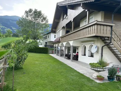 Ein allgemeiner Bergblick oder ein Berglick von der Ferienwohnung aus