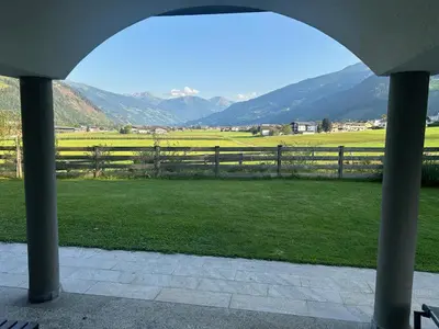 Ein allgemeiner Bergblick oder ein Berglick von der Ferienwohnung aus