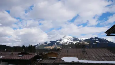 Ein allgemeiner Bergblick oder ein Berglick von der Ferienwohnung aus